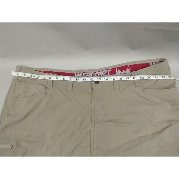 Wrangler Shorts Mens 48 Khaki Nylon/Spandex Outdoors Hiking Performance Cargo - Picture 2 of 9